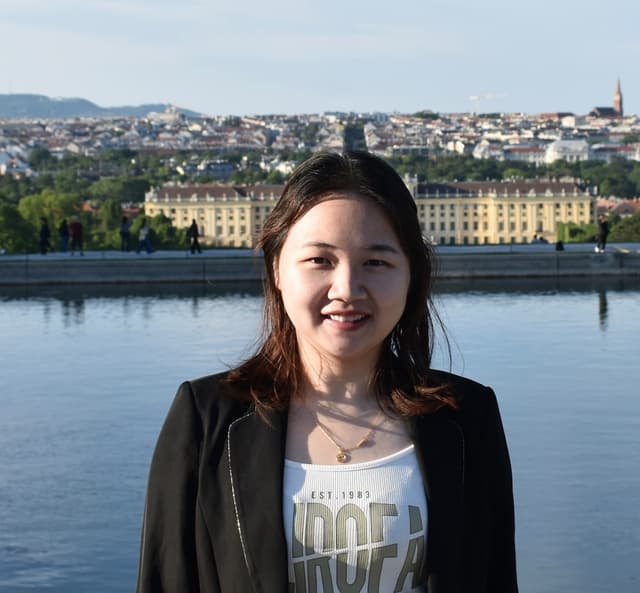 Photo of Yujin Tang